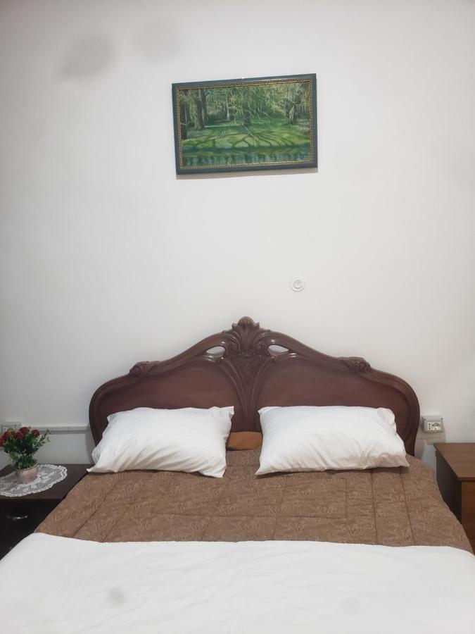 Hostel Oakland ติรานา ภายนอก รูปภาพ