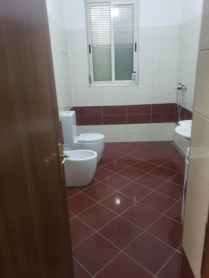 Hostel Oakland ติรานา ภายนอก รูปภาพ