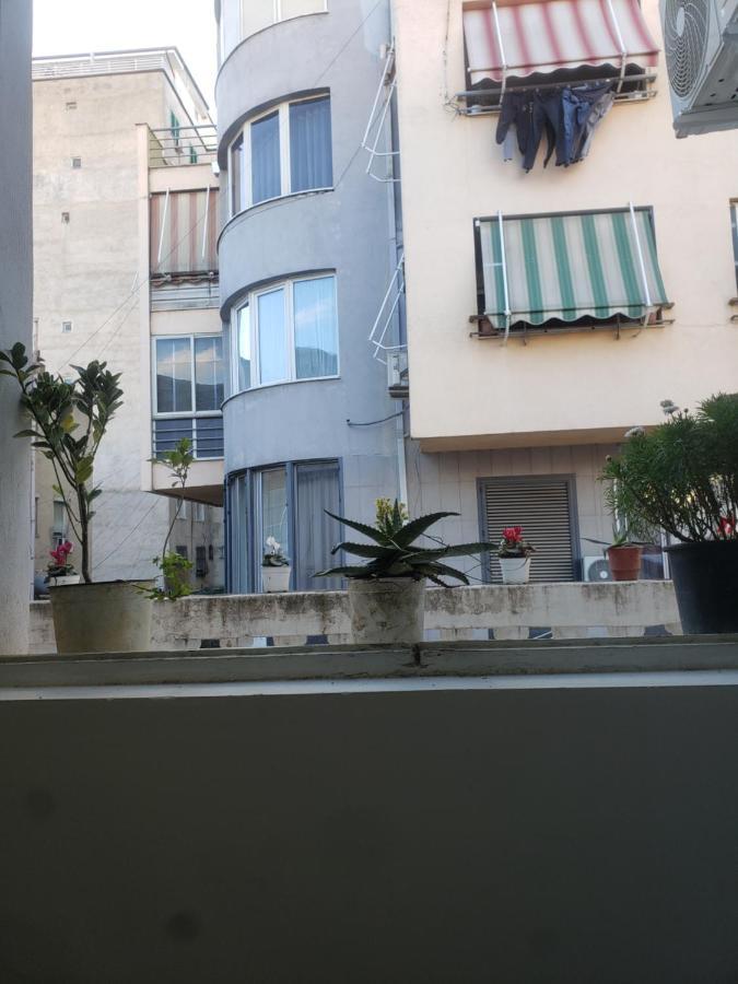 Hostel Oakland ติรานา ภายนอก รูปภาพ