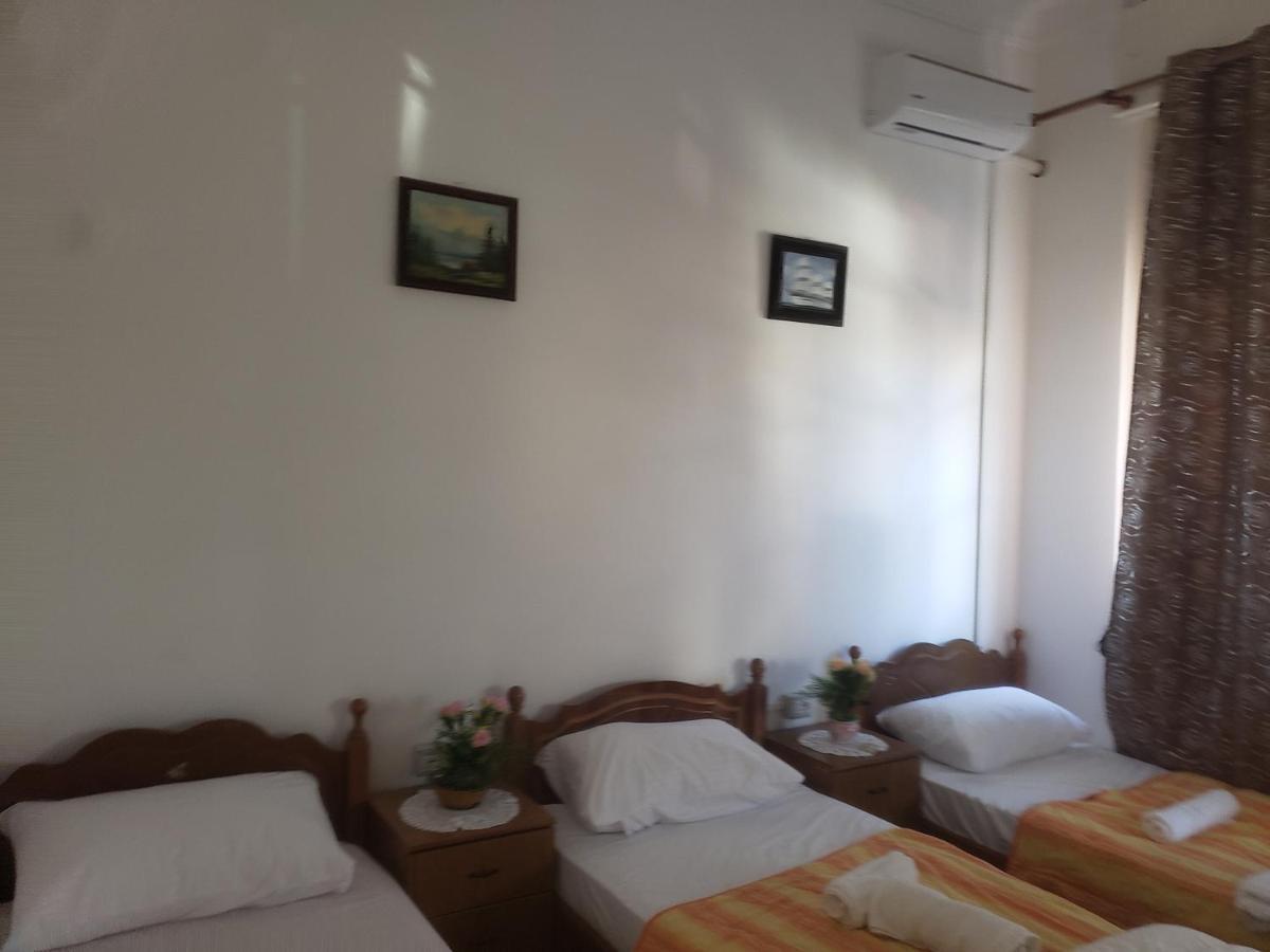 Hostel Oakland ติรานา ภายนอก รูปภาพ
