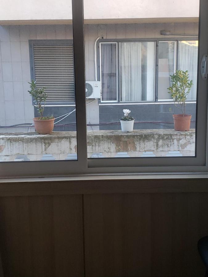 Hostel Oakland ติรานา ภายนอก รูปภาพ