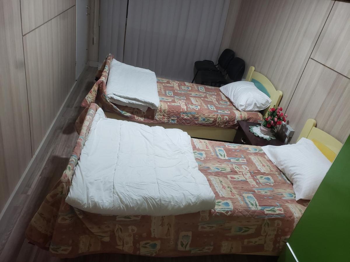 Hostel Oakland ติรานา ภายนอก รูปภาพ