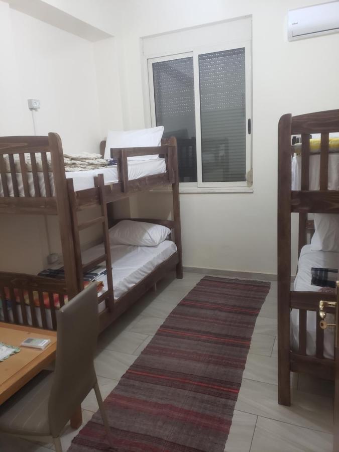 Hostel Oakland ติรานา ภายนอก รูปภาพ