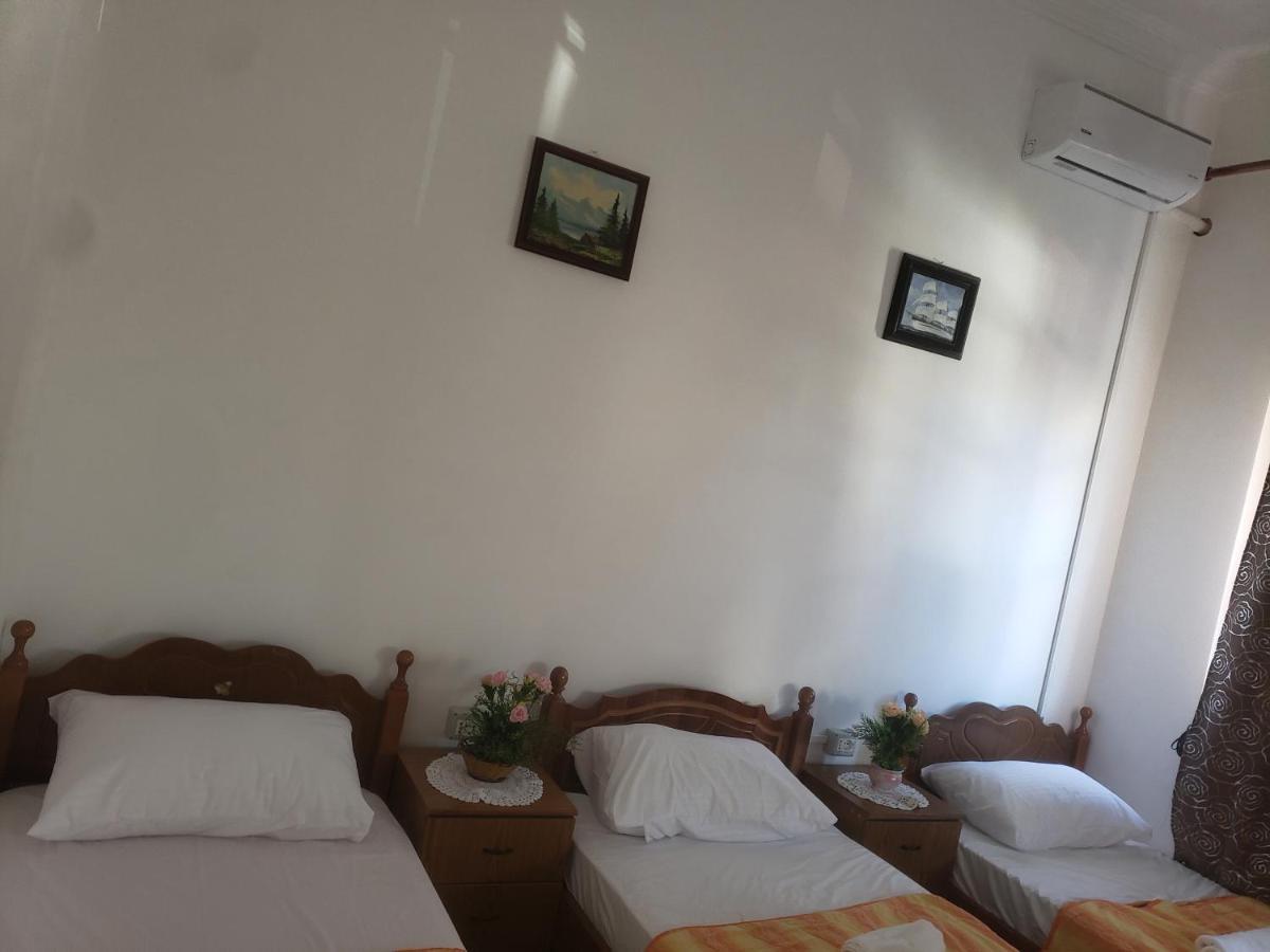 Hostel Oakland ติรานา ภายนอก รูปภาพ