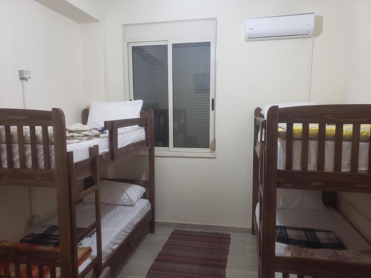 Hostel Oakland ติรานา ภายนอก รูปภาพ