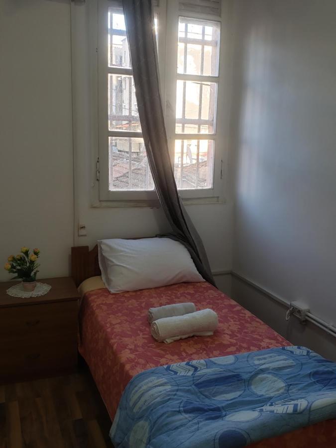 Hostel Oakland ติรานา ภายนอก รูปภาพ
