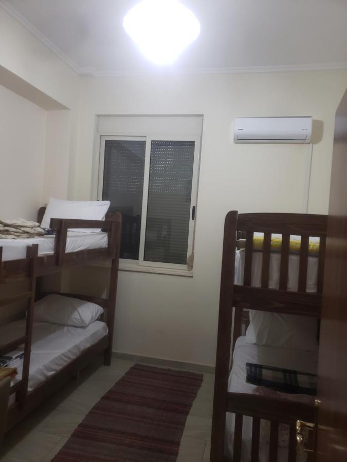 Hostel Oakland ติรานา ภายนอก รูปภาพ