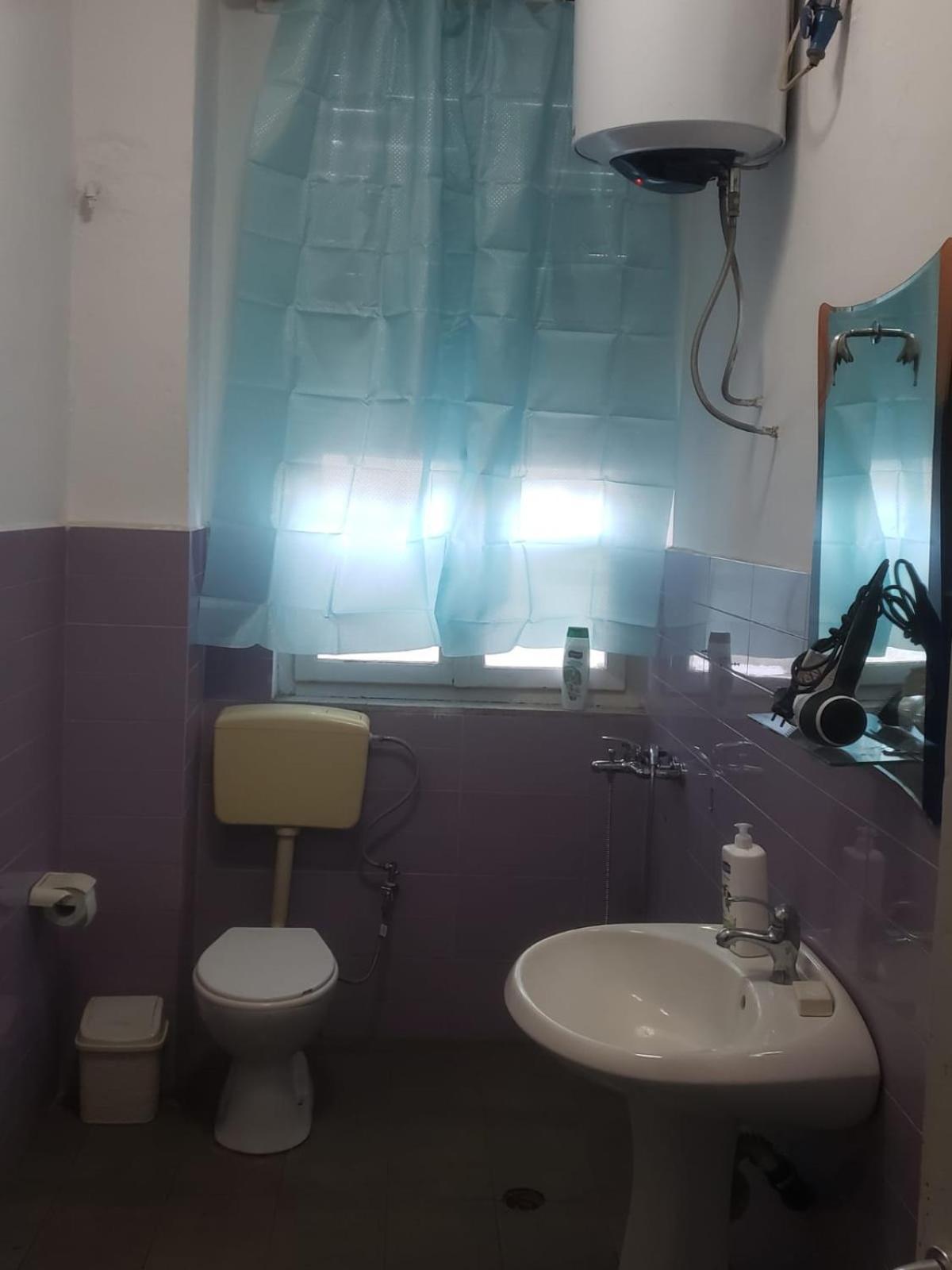 Hostel Oakland ติรานา ภายนอก รูปภาพ